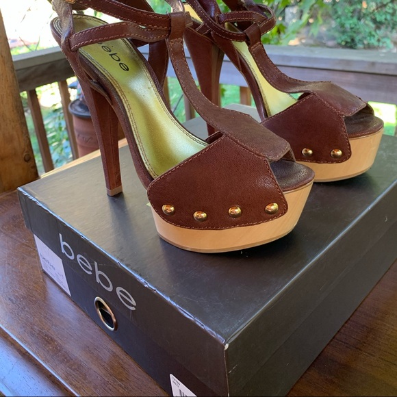 Bebe platform stilettos in rich cognac with gold studs & ankle clasp. In box. - Picture 4 of 8